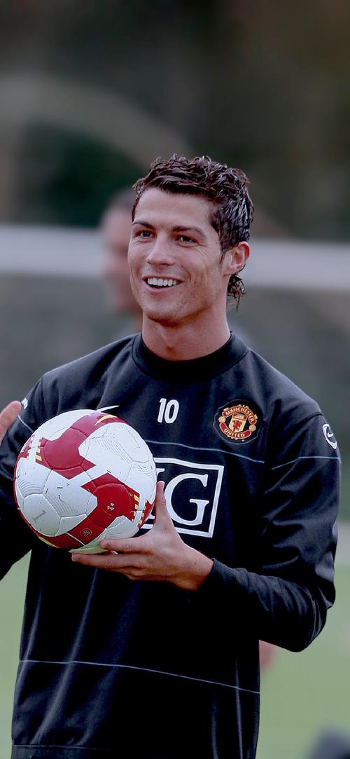 斯洛特：萨拉赫一直对俱乐部和队友很重要，队友有事不会愉快（斯洛特：萨拉赫始终是俱乐部和更衣室的关键，队友有事总难言愉快）