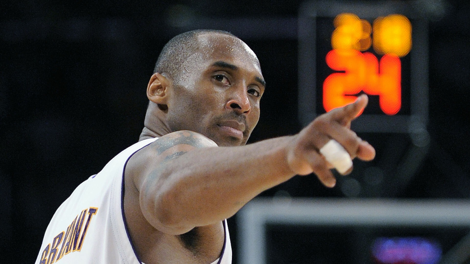 科尔：库里的伤势并未进一步恶化，这无疑让我们松了口气（科尔：库里伤情未加重，我们大松一口气）