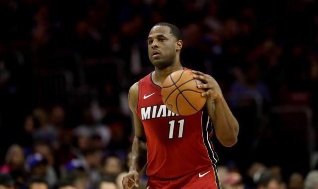 兰杜奇：上半场我们没拉开阵型宽度，踢得有点像一群小鸡（兰杜奇：上半场阵型宽度没撑开，踢得有些像一窝小鸡）