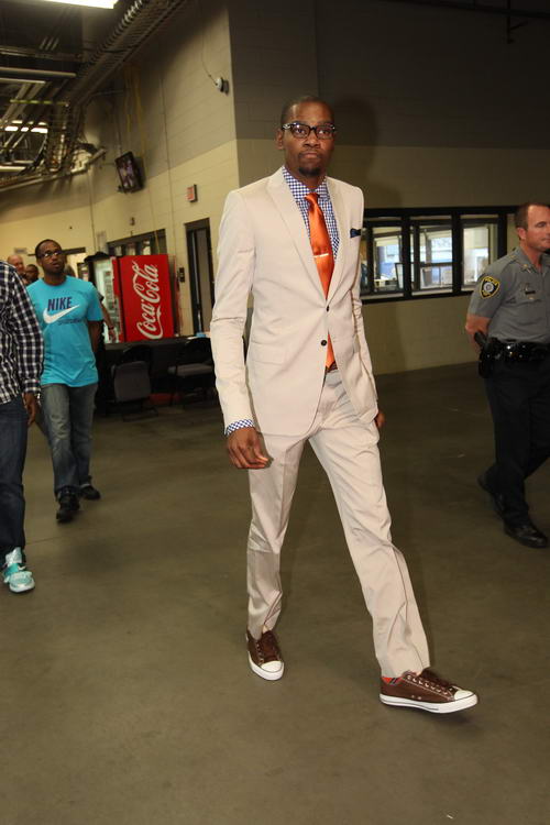 每体盘点巴萨青年队6名潜力右后卫：埃斯帕特最接近一线队（每体梳理巴萨青训6位右后卫新星：埃斯帕特最有望上调一线队）