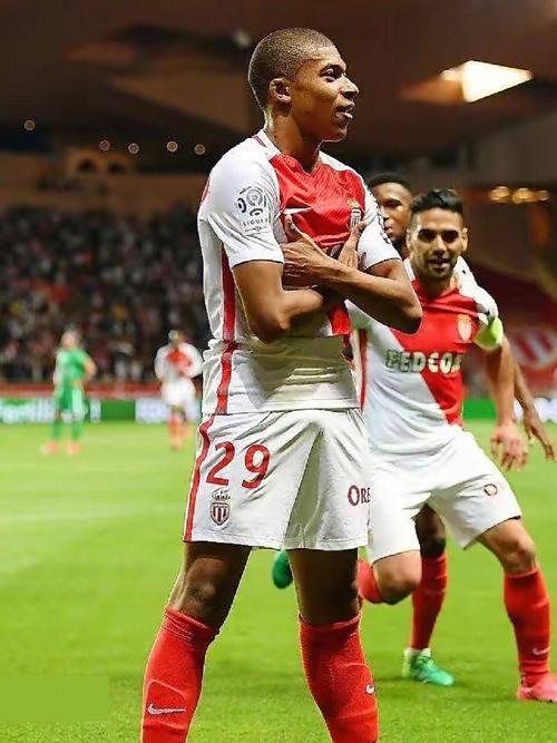 中超比赛回放：北京国安2-0击败广州队,（中超集锦：北京国安2-0力克广州队）