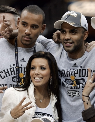 马卡盛赞库库：带领蓝军击溃巴萨，没人能质疑他国家队主力位置（马卡力挺库库：率切尔西痛击巴萨，国家队主力地位毋庸置疑）