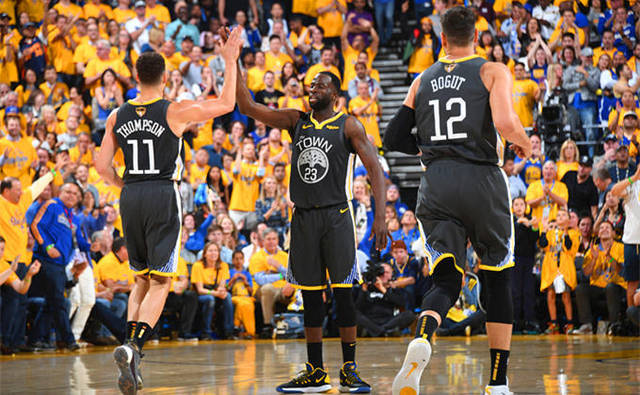 国米2-0拉齐奥全队评分：博尼8分，劳塔罗、齐沃7.5分（国米2-0拉齐奥赛后评分：博尼8分，劳塔罗与齐沃均为7.5分）