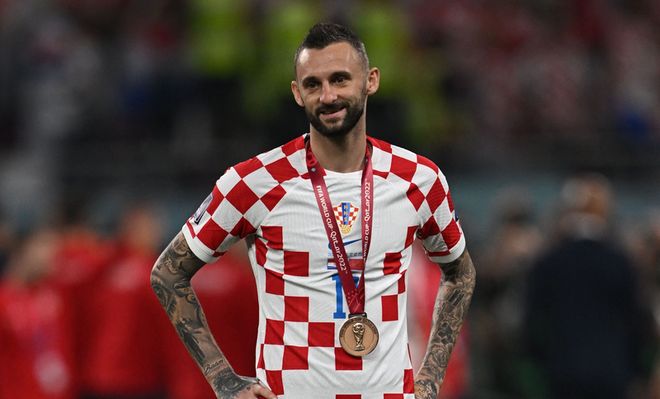 时隔27年重返世界杯正赛，苏格兰多地机场打出广告牌标语庆祝（苏格兰时隔27年再入世界杯正赛，多地机场打出广告牌标语庆祝）