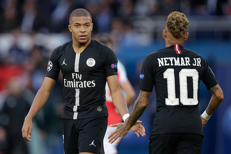 R.I.P.，曾发掘梅西为阿根廷效力的奥马尔逝世，享年73岁（曾促成梅西为阿根廷出战的奥马尔离世，享年73岁）