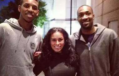 媒体人：杨瀚森被撞头晕已做检查，是否打G联赛要等通知（媒体称杨瀚森头部受撞已检查，是否参加G联赛待通知）