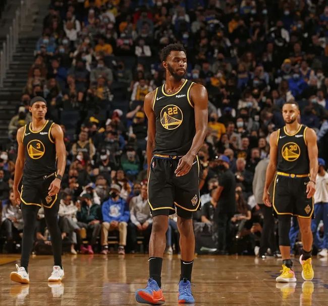 歌名应景，著名歌唱家波切利在世界杯抽签仪式演唱《今夜无人入眠》（世界杯抽签仪式上，波切利献唱《今夜无人入眠》，歌名应景）