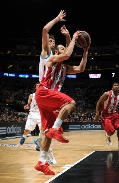 北京时间12月8日01：30，西甲联赛第15轮将迎来一场颇具看点的对决。（西甲第15轮焦点战将于北京时间12月8日01：30打响）