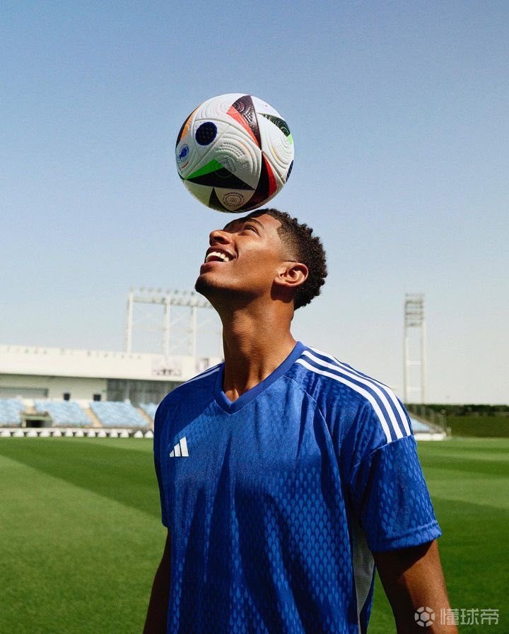 戈麦斯：儿子喜欢皮尔洛，我说光脚法好没用也要学习加图索（戈麦斯：儿子迷皮尔洛，我提醒他光有脚法不够，还得向加图索取经）